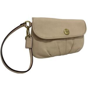 Vintage Coach Wallet Ivory Cream Leather Wristlet